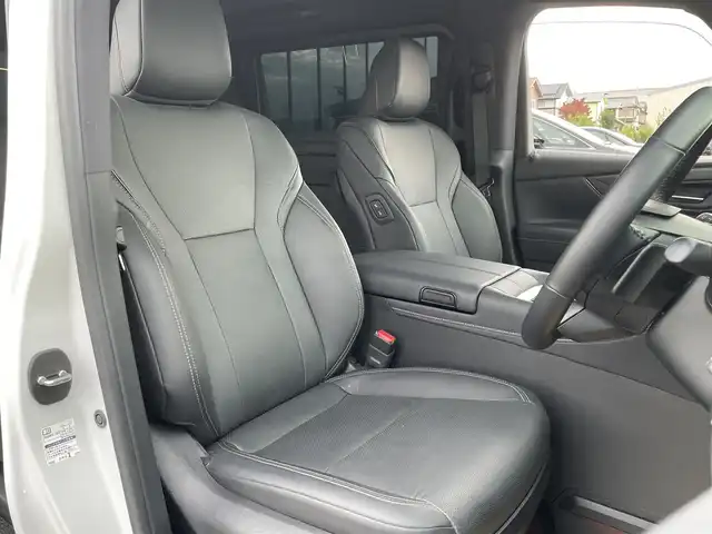 トヨタ アルファードハイブリット Z 東京都 2024(令6)年 1.4万km プラチナホワイトパールマイカ モデリスタフルエアロ〔REGAL DIGNITY STYLE〕/モデリスタシグネチャーイルミブレード/左右独立ムーンルーフ/ユニバーサルステップ/純正14型ディスプレイオーディオ/　・ナビ/フルセグTV/純正フリップダウンモニター/パノラミックビューモニター/アドバンストパーク/トヨタセーフティセンス/レーダークルーズコントロール/オートマチックハイビーム/クリアランスソナー/BSM/両側パワースライドドア/ワイヤレス充電/AC100V/ビルトインETC2.0/エグゼクティブパワーシート/シートヒーター/ベンチレーション/ステアリングヒーター/純正18インチAW〔ブラック塗装〕/3眼LEDヘッドライト/スマートキー/純正フロアマット/プッシュスタート/スマートキー