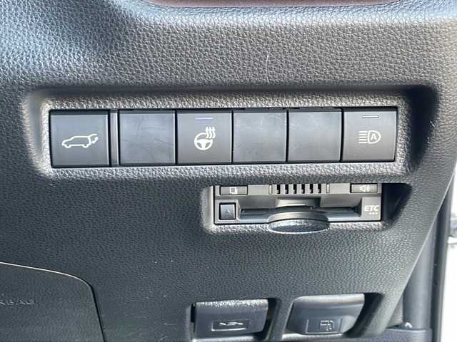 トヨタ ＲＡＶ４ G Zパッケージ 道北・旭川 2019(平31)年 4.6万km ホワイトパールクリスタルシャイン /4WD//禁煙車//純正9型SDナビ//CD/DVD/SD/MSV/BT/フルセグ//バックカメラ//デジタルインナーミラー//トヨタセーフティセンス//PCS/ACC/LTA/BSM/RCTA/PKSB/RSA//クリアランスソナー//合皮シート//シートヒーター//運転席メモリ付きパワーシート//ステアリングヒーター//ハンズフリーパワーバックドア//ビルトインETC//オートハイビーム//オートライト//LEDヘッドライト//フォグライト//純正フロアマット//ドアバイザー//ルーフレール