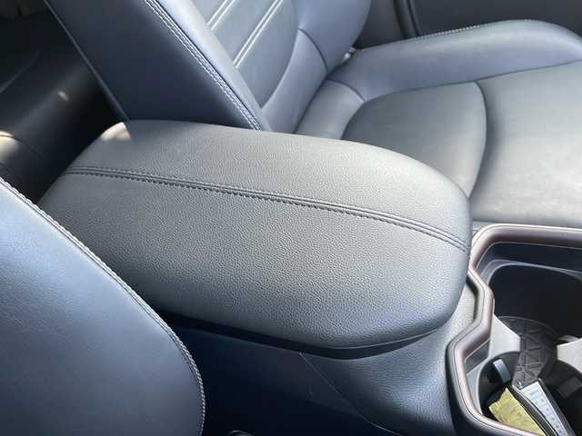 トヨタ ＲＡＶ４ G Zパッケージ 道北・旭川 2019(平31)年 4.6万km ホワイトパールクリスタルシャイン /4WD//禁煙車//純正9型SDナビ//CD/DVD/SD/MSV/BT/フルセグ//バックカメラ//デジタルインナーミラー//トヨタセーフティセンス//PCS/ACC/LTA/BSM/RCTA/PKSB/RSA//クリアランスソナー//合皮シート//シートヒーター//運転席メモリ付きパワーシート//ステアリングヒーター//ハンズフリーパワーバックドア//ビルトインETC//オートハイビーム//オートライト//LEDヘッドライト//フォグライト//純正フロアマット//ドアバイザー//ルーフレール