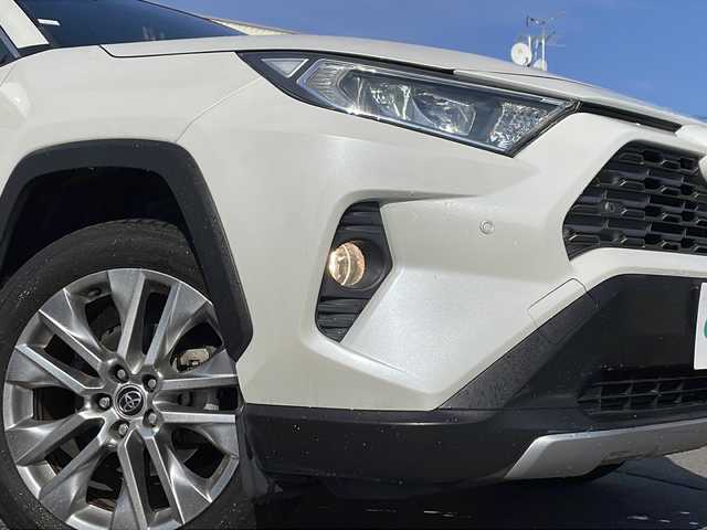 トヨタ ＲＡＶ４ G Zパッケージ 道北・旭川 2019(平31)年 4.6万km ホワイトパールクリスタルシャイン /4WD//禁煙車//純正9型SDナビ//CD/DVD/SD/MSV/BT/フルセグ//バックカメラ//デジタルインナーミラー//トヨタセーフティセンス//PCS/ACC/LTA/BSM/RCTA/PKSB/RSA//クリアランスソナー//合皮シート//シートヒーター//運転席メモリ付きパワーシート//ステアリングヒーター//ハンズフリーパワーバックドア//ビルトインETC//オートハイビーム//オートライト//LEDヘッドライト//フォグライト//純正フロアマット//ドアバイザー//ルーフレール