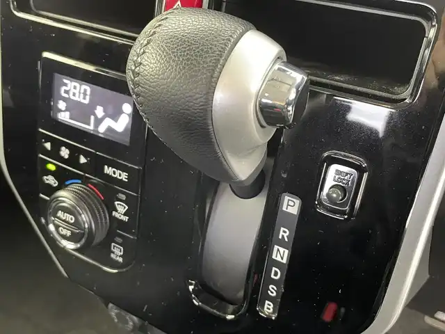 トヨタ ルーミー カスタムG S 富山県 2017(平29)年 2.1万km ブラックマイカメタリック 純正ナビ（CD　bluetooth）/ワンセグTV/バックカメラ/リアコーナーセンサー/ビルトインETC/両側パワースライドドア/前ドラレコ（DRT-H66A）/衝突軽減ブレーキ/車線逸脱警報/先行車発進お知らせ/クルーズコントロール/横滑防止装置/LEDヘッドライト/フォグ/スマートキー/プッシュスタート/純正マット・バイザー