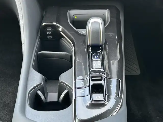 トヨタ クラウン スポーツ Z 栃木県 2024(令6)年 1.1万km プレシャスホワイトパール ワンオーナー/ToyotaSafetySense/・プリクラッシュセーフティ/・緊急時操舵支援＋フロントクロストラフィックアラート［FCTA］＋レーンチェンジアシスト［LCA］/・レーントレーシングアシスト［LTA］＋レーンディパーチャーアラート［LDA］/・レーダークルーズコントロール/・アダプティブハイビームシステム［AHS］/・オートマチックハイビーム［AHB］/・ロードサインアシスト［RSA］/・ドライバー異常時対応システム/・プロアクティブドライビングアシスト［PDA］/・発進遅れ告知機能［TMN］/・ブラインドスポットモニター［BSM］＋安心降車アシスト［SEA］＋後方車両接近告知＋周辺車両接近時サポート/(録画機能・通報提案機能)＋後方車両への接近警報＋セカンダリーコリジョンブレーキ(停車中後突対応)/パーキングサポートブレーキ/ドライブレコーダー(前後方)/トヨタ チームメイト/・アドバンスト パーク(リモート機能付)＋パーキングサポートブレーキ(周囲静止物)/・アドバンスト ドライブ(渋滞時支援)/パノラミックビューモニター/デジタルインナーミラー/ディスプレイオーディオ(コネクティッドナビ対応)Plus