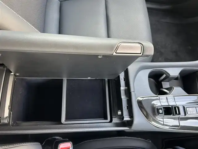 トヨタ クラウン スポーツ Z 栃木県 2024(令6)年 1.1万km プレシャスホワイトパール ワンオーナー/ToyotaSafetySense/・プリクラッシュセーフティ/・緊急時操舵支援＋フロントクロストラフィックアラート［FCTA］＋レーンチェンジアシスト［LCA］/・レーントレーシングアシスト［LTA］＋レーンディパーチャーアラート［LDA］/・レーダークルーズコントロール/・アダプティブハイビームシステム［AHS］/・オートマチックハイビーム［AHB］/・ロードサインアシスト［RSA］/・ドライバー異常時対応システム/・プロアクティブドライビングアシスト［PDA］/・発進遅れ告知機能［TMN］/・ブラインドスポットモニター［BSM］＋安心降車アシスト［SEA］＋後方車両接近告知＋周辺車両接近時サポート/(録画機能・通報提案機能)＋後方車両への接近警報＋セカンダリーコリジョンブレーキ(停車中後突対応)/パーキングサポートブレーキ/ドライブレコーダー(前後方)/トヨタ チームメイト/・アドバンスト パーク(リモート機能付)＋パーキングサポートブレーキ(周囲静止物)/・アドバンスト ドライブ(渋滞時支援)/パノラミックビューモニター/デジタルインナーミラー/ディスプレイオーディオ(コネクティッドナビ対応)Plus