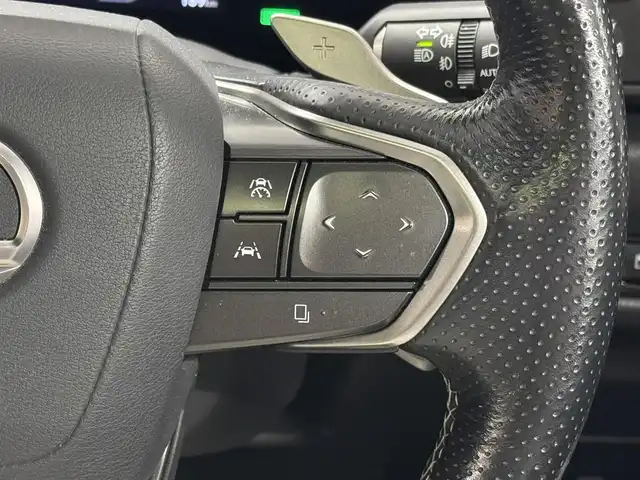 レクサス ＮＸ 350h Fスポーツ 三重県 2022(令4)年 4万km ホワイトノーヴァガラスフレーク Pガソリン・ハイブリッド/FF/MTモード付CVT/14インチナビ/（FM/AM/TV/Bluetooth/USB/iPod/Miracast/CarPlay/AndroidAuto）/パノラミックビューモニター（床下透過表示機能付）*/ETC2.0/LEXUS Safety System＋/・プリクラッシュセーフティ/・緊急時操舵支援＋フロントクロストラフィックアラート＋レーンチェンジアシスト*/・アダプティブハイビーム/・レーントレーシングアシスト/・レーダークルコン/・ロードサインアシスト/・プロアクティブドライビングアシスト/●ブラインドスポットモニター/●安心降車アシスト/●パーキングサポートブレーキ（静止物＋後方接近車両、後方歩行者）/など/装備/・パノラマムーンルーフ*＋ルーフレール/・3眼LEDヘッドランプ*/・寒冷地仕様/・黒×白 Fスポ用シート（本革・ブラック＆リッチクリーム）/・8wayパワーシート（Dメモリー・ランバーサポート付/N）/・シートベンチレーション（D/N）/・ハンズフリーパワーバックドア/・AC100Vコンセント（100W）/・カラーHUD（連動ステアリングスイッチ付）/・左右独立オートエアコン/・スマートキーx2/など/*…OP