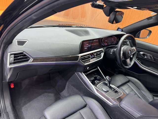 ＢＭＷ ＢＭＷ ３２０ｄ xDrive ツーリング Mスポーツ 千葉県 2019(令1)年 6.4万km サファイアブラックP ハイラインＰＫＧ　/ＡＣＣ　/黒革シート　/ナビ　/Ｂカメラ　/Ｂｌｕｅｔｏｏｔｈ接続　/電動リアゲート　/電動シート　/シートヒーター　/ＬＥＤヘッドライト　　/衝突軽減Ｂ　/ＢＳＭ　/ＬＫＡ　　/ＥＴＣ　/ドラレコ