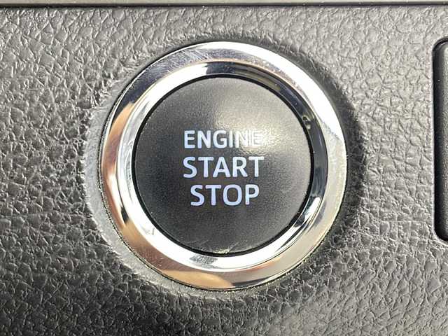 トヨタ ハリアー プレミアム 茨城県 2015(平27)年 8.2万km ホワイトパールクリスタルシャイン メモリナビ　フルセグＴＶ　バックモニター　後席モニター　ＬＥＤヘッドライト　フォグライト　スマートキー　純正１８インチアルミホイール　ハーフレザーシート　ウッドコンビステアリング　横滑り防止装置