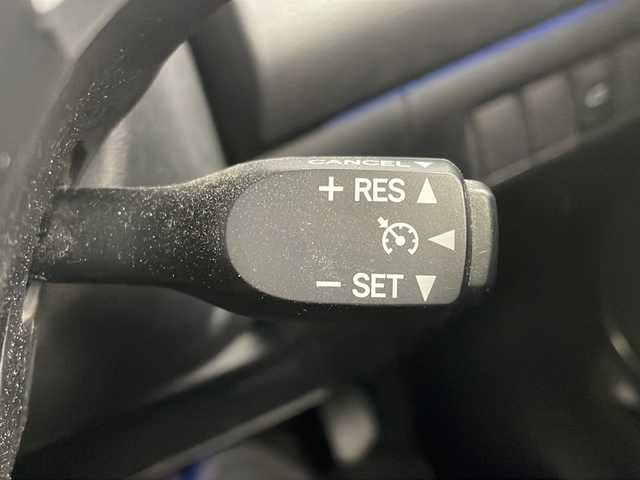 トヨタ ハリアー プレミアム 茨城県 2015(平27)年 8.2万km ホワイトパールクリスタルシャイン メモリナビ　フルセグＴＶ　バックモニター　後席モニター　ＬＥＤヘッドライト　フォグライト　スマートキー　純正１８インチアルミホイール　ハーフレザーシート　ウッドコンビステアリング　横滑り防止装置