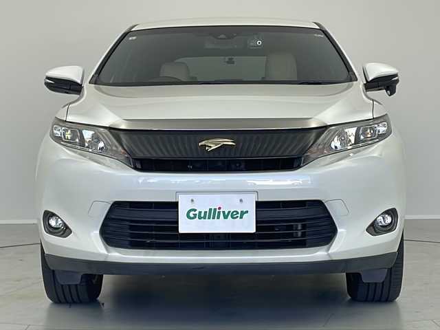 トヨタ ハリアー プレミアム 茨城県 2015(平27)年 8.2万km ホワイトパールクリスタルシャイン メモリナビ　フルセグＴＶ　バックモニター　後席モニター　ＬＥＤヘッドライト　フォグライト　スマートキー　純正１８インチアルミホイール　ハーフレザーシート　ウッドコンビステアリング　横滑り防止装置