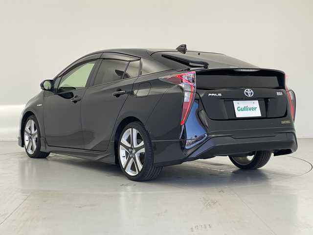 トヨタ プリウス Sセーフティプラス 愛知県 2018(平30)年 1.4万km アティチュードブラックマイカ 純正９インチナビ/・Ｂｌｕｅｔｏｏｔｈ/・フルセグ/・ＤＶＤ　ＣＤ/モデリスタエアロ/バックカメラ/ビルトインＥＴＣ/パーキングアシスト/トヨタセーフティーセンス/追従クルコン/衝突軽減/クリアランスソナー/レーンキープ/オートマチックハイビーム/LEDヘッドライト/ステアリングスイッチ