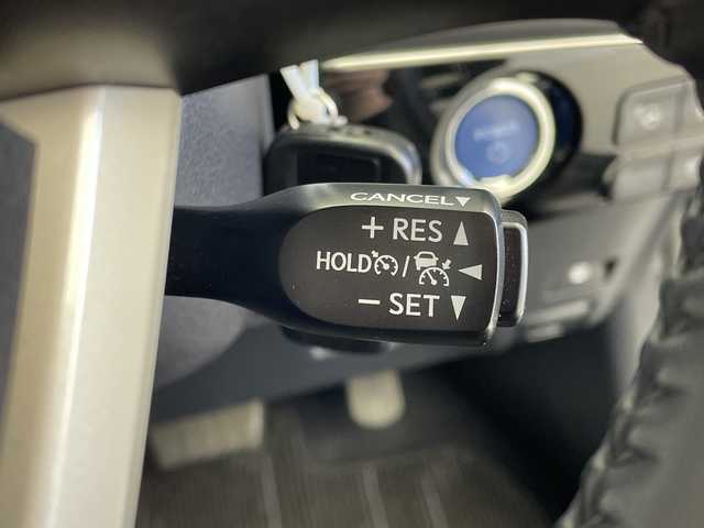 トヨタ プリウス Sセーフティプラス 愛知県 2018(平30)年 1.4万km アティチュードブラックマイカ 純正９インチナビ/・Ｂｌｕｅｔｏｏｔｈ/・フルセグ/・ＤＶＤ　ＣＤ/モデリスタエアロ/バックカメラ/ビルトインＥＴＣ/パーキングアシスト/トヨタセーフティーセンス/追従クルコン/衝突軽減/クリアランスソナー/レーンキープ/オートマチックハイビーム/LEDヘッドライト/ステアリングスイッチ