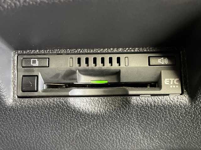 トヨタ プリウス Sセーフティプラス 愛知県 2018(平30)年 1.4万km アティチュードブラックマイカ 純正９インチナビ/・Ｂｌｕｅｔｏｏｔｈ/・フルセグ/・ＤＶＤ　ＣＤ/モデリスタエアロ/バックカメラ/ビルトインＥＴＣ/パーキングアシスト/トヨタセーフティーセンス/追従クルコン/衝突軽減/クリアランスソナー/レーンキープ/オートマチックハイビーム/LEDヘッドライト/ステアリングスイッチ