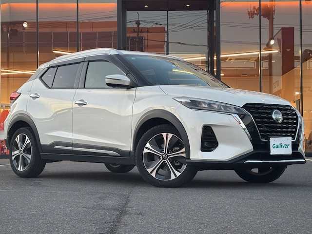 日産 キックス X 宮城県 2021(令3)年 6.7万km ブリリアントホワイトパール 登録時走行距離66451km/純正SDナビ/ワンオーナー/プロパイロット/シートヒーター/アラウンドビューモニター/ドライブレコーダー/ETC/衝突軽減システム/ステアリングヒーター/コーナーセンサー/クリアランスソナー/ヘッドライトイベライザー/ドアバイザー/フォグランプ/純正アルミホイール/社外フロアマット/ウインカーミラー/電動格納ミラー