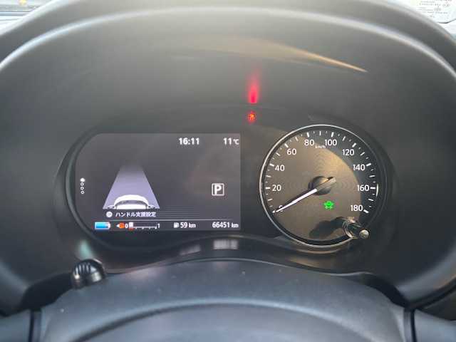 日産 キックス X 宮城県 2021(令3)年 6.7万km ブリリアントホワイトパール 登録時走行距離66451km/純正SDナビ/ワンオーナー/プロパイロット/シートヒーター/アラウンドビューモニター/ドライブレコーダー/ETC/衝突軽減システム/ステアリングヒーター/コーナーセンサー/クリアランスソナー/ヘッドライトイベライザー/ドアバイザー/フォグランプ/純正アルミホイール/社外フロアマット/ウインカーミラー/電動格納ミラー