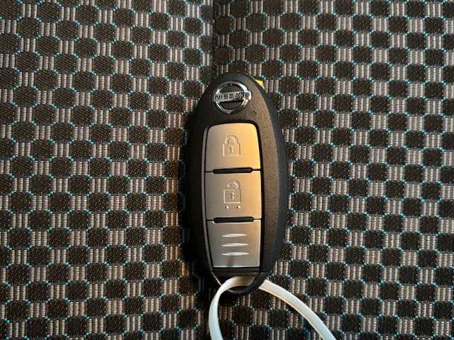 日産 キックス X 宮城県 2021(令3)年 6.7万km ブリリアントホワイトパール 登録時走行距離66451km/純正SDナビ/ワンオーナー/プロパイロット/シートヒーター/アラウンドビューモニター/ドライブレコーダー/ETC/衝突軽減システム/ステアリングヒーター/コーナーセンサー/クリアランスソナー/ヘッドライトイベライザー/ドアバイザー/フォグランプ/純正アルミホイール/社外フロアマット/ウインカーミラー/電動格納ミラー