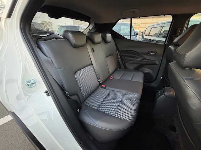 日産 キックス X 宮城県 2021(令3)年 6.7万km ブリリアントホワイトパール 登録時走行距離66451km/純正SDナビ/ワンオーナー/プロパイロット/シートヒーター/アラウンドビューモニター/ドライブレコーダー/ETC/衝突軽減システム/ステアリングヒーター/コーナーセンサー/クリアランスソナー/ヘッドライトイベライザー/ドアバイザー/フォグランプ/純正アルミホイール/社外フロアマット/ウインカーミラー/電動格納ミラー