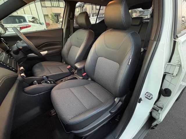 日産 キックス X 宮城県 2021(令3)年 6.7万km ブリリアントホワイトパール 登録時走行距離66451km/純正SDナビ/ワンオーナー/プロパイロット/シートヒーター/アラウンドビューモニター/ドライブレコーダー/ETC/衝突軽減システム/ステアリングヒーター/コーナーセンサー/クリアランスソナー/ヘッドライトイベライザー/ドアバイザー/フォグランプ/純正アルミホイール/社外フロアマット/ウインカーミラー/電動格納ミラー