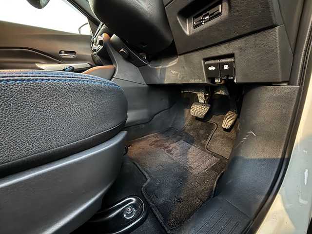 日産 キックス X 宮城県 2021(令3)年 6.7万km ブリリアントホワイトパール 登録時走行距離66451km/純正SDナビ/ワンオーナー/プロパイロット/シートヒーター/アラウンドビューモニター/ドライブレコーダー/ETC/衝突軽減システム/ステアリングヒーター/コーナーセンサー/クリアランスソナー/ヘッドライトイベライザー/ドアバイザー/フォグランプ/純正アルミホイール/社外フロアマット/ウインカーミラー/電動格納ミラー