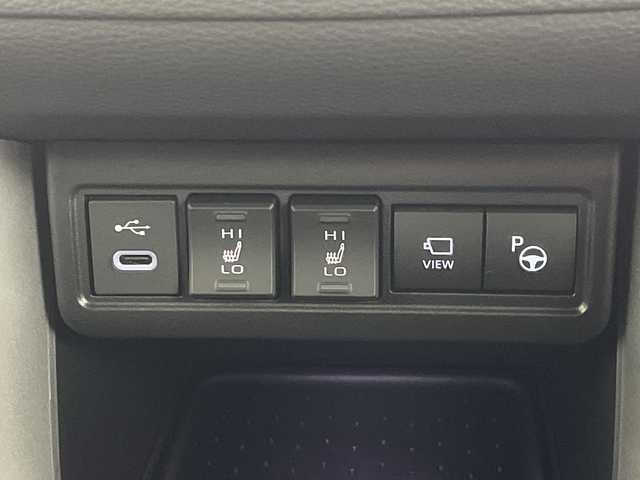 トヨタ カローラ クロス ハイブリッド Z 群馬県 2025(令7)年 0.7万km プラチナホワイトパールマイカ 純正１０．５型ナビ　全周囲カメラ　ＬＥＤリヤフォグランプ　トヨタチームメイト　ＢＳＭ　ハーフレザーシート　シートヒーター　ＥＴＣ２．０　衝突被害軽減ブレーキ　レーンアシスト　LEDヘッドライト　禁煙