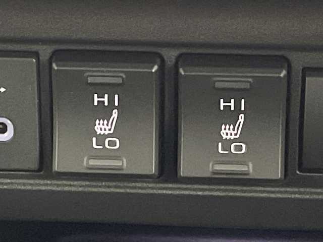 トヨタ カローラ クロス ハイブリッド Z 群馬県 2025(令7)年 0.7万km プラチナホワイトパールマイカ 純正１０．５型ナビ　全周囲カメラ　ＬＥＤリヤフォグランプ　トヨタチームメイト　ＢＳＭ　ハーフレザーシート　シートヒーター　ＥＴＣ２．０　衝突被害軽減ブレーキ　レーンアシスト　LEDヘッドライト　禁煙