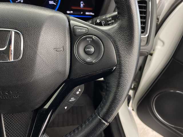 ホンダ ヴェゼル ハイブリッド Z 鹿児島県 2014(平26)年 8.4万km ホワイトオーキッドパール 純正ナビ　/前後ドライブレコーダー　/クルーズコントロール　ハーフレザー　/パドルシフト　/ブレーキホールド　/オートライト　/前席シートヒーター　/チップアップシート　/ＬＥＤヘッドライト　/ＥＴＣ　/ＣＴＢＡ