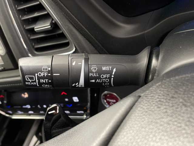 ホンダ ヴェゼル ハイブリッド Z 鹿児島県 2014(平26)年 8.4万km ホワイトオーキッドパール 純正ナビ　/前後ドライブレコーダー　/クルーズコントロール　ハーフレザー　/パドルシフト　/ブレーキホールド　/オートライト　/前席シートヒーター　/チップアップシート　/ＬＥＤヘッドライト　/ＥＴＣ　/ＣＴＢＡ