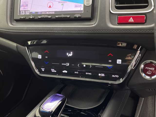 ホンダ ヴェゼル ハイブリッド Z 鹿児島県 2014(平26)年 8.4万km ホワイトオーキッドパール 純正ナビ　/前後ドライブレコーダー　/クルーズコントロール　ハーフレザー　/パドルシフト　/ブレーキホールド　/オートライト　/前席シートヒーター　/チップアップシート　/ＬＥＤヘッドライト　/ＥＴＣ　/ＣＴＢＡ