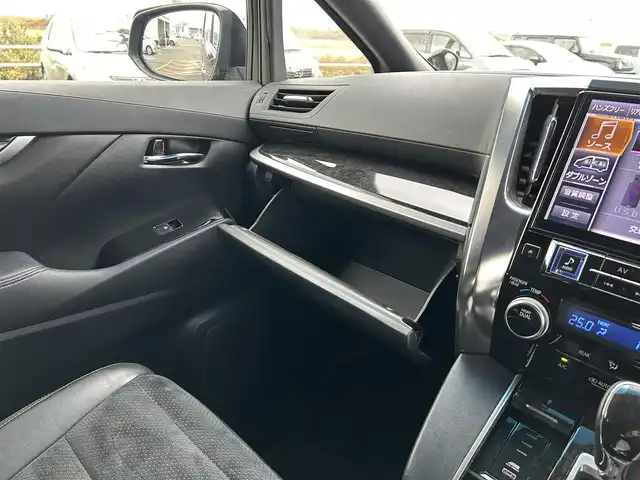 トヨタ ヴェルファイア Z Aエディション 佐賀県 2017(平29)年 6.2万km ブラック アルパイン11インチメモリーナビゲーション/・フルセグTV/CD/DVD/SD/Bluetooth/アルパイン12.8インチフリップダウンモニター/バックカメラ/前後ドライブレコーダー機能付デジタルインナーミラー/ビルトインETC/TVキャンセラー/両側パワースライドドア/100V電源/電子パーキングブレーキ/・AUTO HOLD機能/ハーフレザーシート/キャプテンシート/N席＋2列目オットマン/ISOFIX対応/革巻きステアリング/ステアリングリモコン/純正18インチアルミホイール/純正LEDヘッドライト/純正フォグランプ/純正フロアマット/純正ドアバイザ―/取扱説明書/クルーズコントロール/前後クリアランスソナー