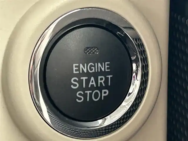 ダイハツ ムーヴ キャンバス 大阪府 2021(令3)年 2.2万km パールホワイトⅢ/ナチュラルベージュマイカメタリック 2トーン 社外ナビ　Stradaナビ/・Bluetooth/フルセグTV/CD/DVD/IPod/ラジオ/主要装備/・アラウンドビューモニター/・衝突軽減ブレーキ/・横滑り防止装置/・両側パワースライドドア/・ステアリングスイッチ/・ハロゲンヘッドライト/・オートマチックハイビーム/・ヘッドライトレベライザー/・フォグランプ/・純正ホイールキャップ/・純正フロアマット/・前後ドライブレコーダー/・ETC