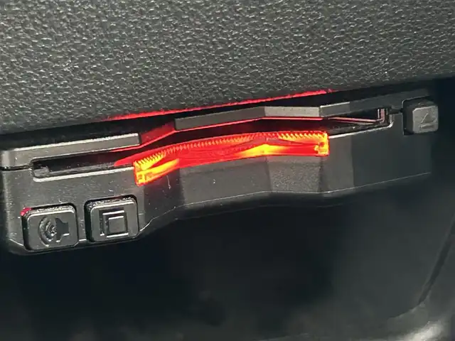 ダイハツ ムーヴ キャンバス 大阪府 2021(令3)年 2.2万km パールホワイトⅢ/ナチュラルベージュマイカメタリック 2トーン 社外ナビ　Stradaナビ/・Bluetooth/フルセグTV/CD/DVD/IPod/ラジオ/主要装備/・アラウンドビューモニター/・衝突軽減ブレーキ/・横滑り防止装置/・両側パワースライドドア/・ステアリングスイッチ/・ハロゲンヘッドライト/・オートマチックハイビーム/・ヘッドライトレベライザー/・フォグランプ/・純正ホイールキャップ/・純正フロアマット/・前後ドライブレコーダー/・ETC