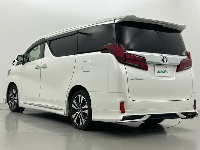 トヨタ アルファード S Cパッケージ 熊本県 2019(令1)年 6.3万km ホワイトパールクリスタルシャイン アルパイン11型ナビEX１１X（Bluetooth・CD・DVD・TV・HDMI・SD）/アルパインフリップダウンモニター/モデリスタエアロ/100V充電/両側パワースライドドア/バックカメラ/ETC/パワーバックドア/トヨタセーフティーセンス/・プリクラッシュセーフティ/・レーンディパーチャーアラート/・レーダークルーズコントロール/・アダプティブハイビームアシスト/・オートマチックハイビーム/・パーキングサポートブレーキ/・ブラインドスポットモニター/前後コーナーセンサー/前方ドライブレコーダー/ステアリングスイッチ/デジタルインナーミラー/シートヒーター/ステアリングヒーター/エアーシート/前席・2列目パワーシート/助手席・2列目オットマン/横滑り防止/オートライト/オートマチックハイビーム/LEDヘッドライト/フォグライト/スマートキー/プッシュスタート/スペアキー1本/保証書/取扱説明書