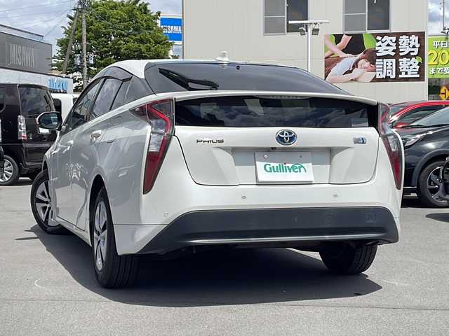 トヨタ プリウス A プレミアム 長野県 2016(平28)年 10.5万km ホワイトパールクリスタルシャイン 純正ナビ/フルセグTV/バックカメラ/横滑り防止装置/コーナーセンサー/レーンキープアシスト/衝突被害軽減システム/BSM/レーダークルーズコントロール/ドライブレコーダー/ETC/パーキングアシスト/革巻きステアリング/レザーシート/パワーシート/シートヒーター/HUD/純正フロアマット/オートライト/ハイビーム/LEDヘッドライト/フォグランプ/保証書・取扱説明書・記録簿(R2.3.5)