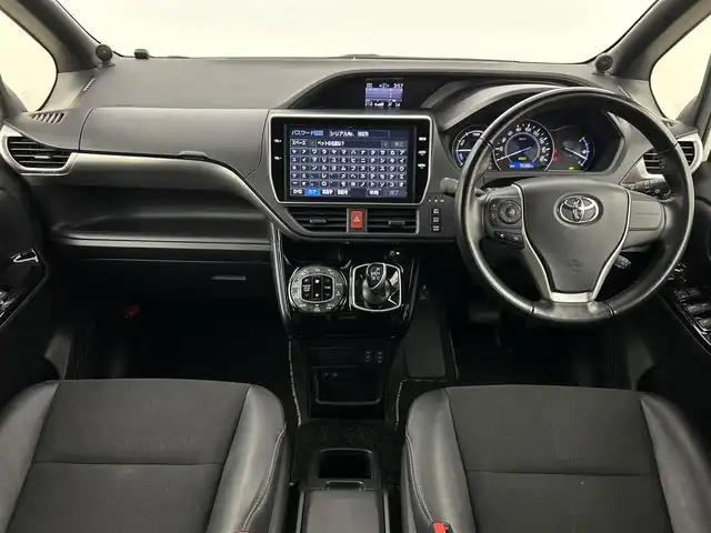トヨタ ノア ハイブリッド Si ダブルバイビー 福岡県 2018(平30)年 7.6万km ホワイトパールクリスタルシャイン モデリスタエアロ　/純正１０型ナビ　/純正１２．１型フリップダウンモニター　/ＥＴＣ２．０　/前方ドラレコ　/バックカメラ　/トヨタセーフティセンス　/両側パワースライドドア　/シートヒーター　/ハーフレザー　/ＬＥＤ