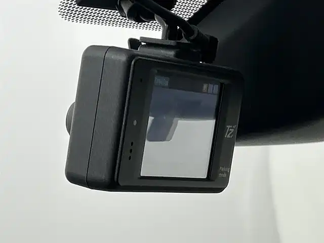 トヨタ ノア ハイブリッド Si ダブルバイビー 福岡県 2018(平30)年 7.6万km ホワイトパールクリスタルシャイン モデリスタエアロ　/純正１０型ナビ　/純正１２．１型フリップダウンモニター　/ＥＴＣ２．０　/前方ドラレコ　/バックカメラ　/トヨタセーフティセンス　/両側パワースライドドア　/シートヒーター　/ハーフレザー　/ＬＥＤ