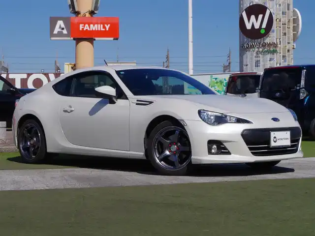 スバル ＢＲＺ S 千葉県 2013(平25)年 6.7万km サテンホワイトパール 社外メモリーナビ/地デジTV/【DVD/CD再生機能】/バックカメラ/柿本改マフラー（純正積み込み）/ADVAN Racing17インチアルミホイル/社外スロットルコントローラー＆クルーズコントロール/ドライブレコーダー/社外スピーカー/社外レーダー（ZERO　700W）/ETC/HID/フォグライト/革巻きステアリング/パドルシフト/サイド/カーテンエアバッグ/スマートキー