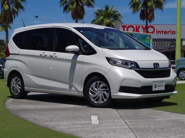 ホンダ フリード G ホンダセンシング 千葉県 2020(令2)年 3.6万km プラチナホワイトパール ホンダセンシング/・衝突軽減ブレーキ（CMBS）/・車線維持支援システム（LKAS）/・アダプティブクルーズコントロール（ACC）/・後方誤発進抑制機能/・誤発進抑制機能/両側パワースライドドア/社外メモリーナビ/地デジTV/【DVD/CD再生機能　Bluetooth接続】/バックカメラ/ドライブレコーダー（前後撮影）/ETC/LEDヘッドライト/ウインカーミラー/リアコーナーセンサー/スマートキー