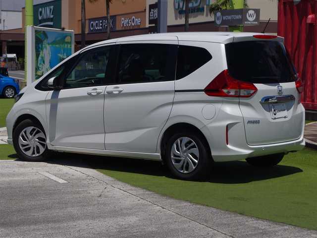 ホンダ フリード G ホンダセンシング 千葉県 2020(令2)年 3.6万km プラチナホワイトパール ホンダセンシング/・衝突軽減ブレーキ（CMBS）/・車線維持支援システム（LKAS）/・アダプティブクルーズコントロール（ACC）/・後方誤発進抑制機能/・誤発進抑制機能/両側パワースライドドア/社外メモリーナビ/地デジTV/【DVD/CD再生機能　Bluetooth接続】/バックカメラ/ドライブレコーダー（前後撮影）/ETC/LEDヘッドライト/ウインカーミラー/リアコーナーセンサー/スマートキー