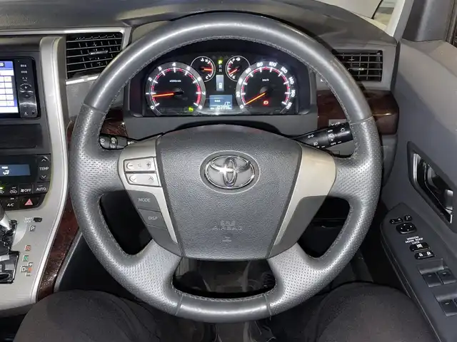 トヨタ ヴェルファイア 2．4Z 兵庫県 2012(平24)年 10.4万km ブラック (株)IDOMが運営する【じしゃロン西宮店】の自社ローン専用車両になります。こちらは現金またはオートローンご利用時の価格です。自社ローンご希望の方は別途その旨お申付け下さい/＊ETC/＊バックカメラ/＊フルセグ/＊サンルーフ/＊片側パワスラ/＊横滑り防止装置