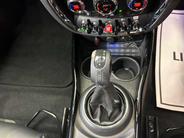 ＭＩＮＩ ミニ クラブマン クーパーD 千葉県 2018(平30)年 0.8万km ピュアバーガンディー ＡＣＣ　/純正ナビ　/バックカメラ　/ＰＤＣ　/ドライブレコーダー　/パーキングアシスト　/ＬＥＤヘッドライト　/オートライト　/電動パーキングブレーキ　/横滑り防止　/アイドリングストップ　/純正１７インチＡＷ