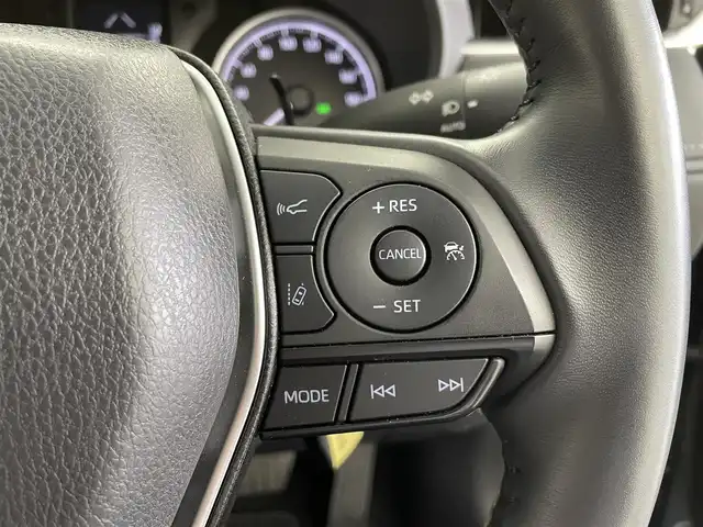 トヨタ ハリアー S 大分県 2022(令4)年 2.9万km スレートグレーメタリック 純正8型ナビ/Bluetooth/Miracast/FM/AM/バックカメラ/社外ETC/社外ドライブレコーダー/レーダークルーズコントロール/クリアランスソナー/トヨタセーフティセンス/オートLEDライト/本革巻きステアリング/ステアリングスイッチ/純正17インチアルミホイール