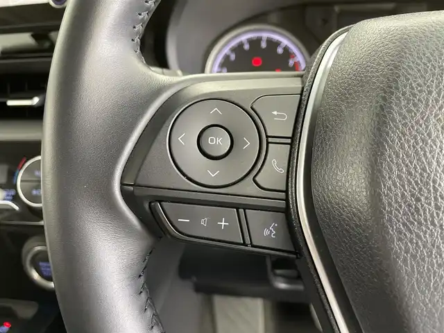 トヨタ ハリアー S 大分県 2022(令4)年 2.9万km スレートグレーメタリック 純正8型ナビ/Bluetooth/Miracast/FM/AM/バックカメラ/社外ETC/社外ドライブレコーダー/レーダークルーズコントロール/クリアランスソナー/トヨタセーフティセンス/オートLEDライト/本革巻きステアリング/ステアリングスイッチ/純正17インチアルミホイール