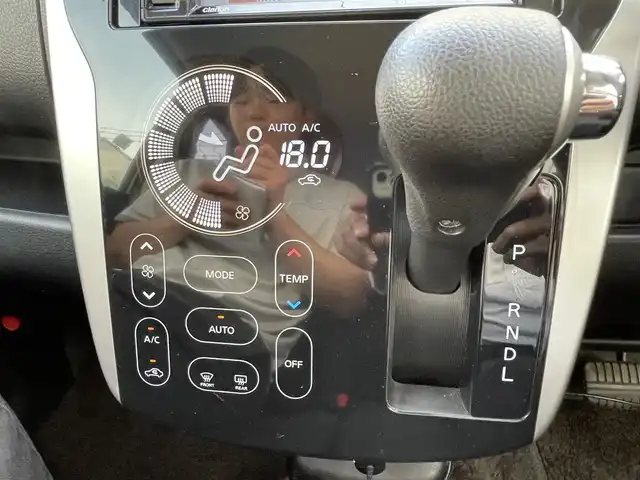 三菱 ｅＫカスタム G 東京都 2014(平26)年 2.4万km シルキーホワイト 社外メモリナビ/CD/DVD/FM・AM/Bluetooth/USB//ワンセグTV/バックカメラ/ETC/ドライブレコーダー前後/キセノンヘッドライト/純正１４インチアルミホイール/純正フロアマット/プッシュスタート/アイドリングストップ/保証書/取扱説明書/記録簿/スペアキー