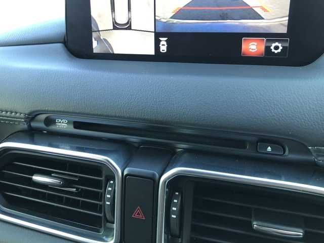 マツダ ＣＸ－８ XD 100周年特別記念車 愛媛県 2020(令2)年 3.9万km スノーフレイクホワイトパールマイカ サンルーフ/マツコネナビ(SD未着)/・CD/DVD/フルセグTV/・Bluetooth/USB/SD/全方位カメラ/・バックカメラ/・フロントカメラ/BOSEサウンド/パワーバックドア /衝突軽減ブレーキ/レーダークルーズコントロール/レーンキープ アシスト/前後クリアランスソナー /オートブレーキホールド/ETC/100周年記念シート(バーガンディ)/・D/N/2列目パワーシート/・D/N/2列目シートヒーター/・D/N/2列目エアーシート /100周年記念カーペット/100周年記念フロアマット/100周年記念ホイールキャップ/LEDオートライト/2列目サンシェード