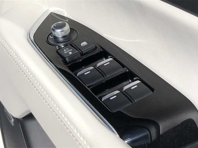 マツダ ＣＸ－８ XD 100周年特別記念車 愛媛県 2020(令2)年 3.9万km スノーフレイクホワイトパールマイカ サンルーフ/マツコネナビ(SD未着)/・CD/DVD/フルセグTV/・Bluetooth/USB/SD/全方位カメラ/・バックカメラ/・フロントカメラ/BOSEサウンド/パワーバックドア /衝突軽減ブレーキ/レーダークルーズコントロール/レーンキープ アシスト/前後クリアランスソナー /オートブレーキホールド/ETC/100周年記念シート(バーガンディ)/・D/N/2列目パワーシート/・D/N/2列目シートヒーター/・D/N/2列目エアーシート /100周年記念カーペット/100周年記念フロアマット/100周年記念ホイールキャップ/LEDオートライト/2列目サンシェード