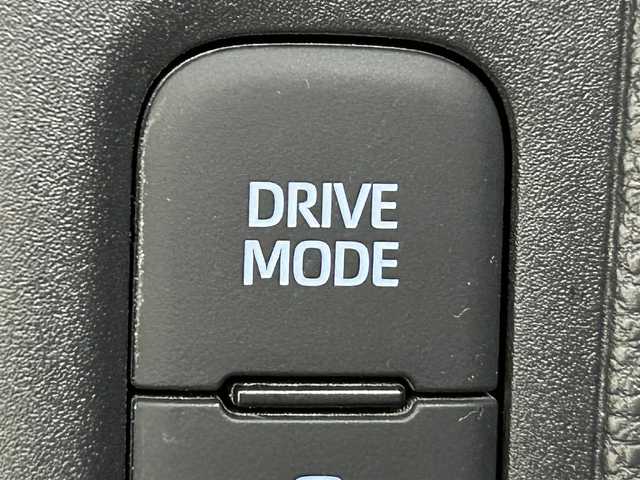 トヨタ ヤリス Z 道央・札幌 2021(令3)年 1万km ブラック ・4WD/・純正ナビ/　BT/CD/DVD/USB/Miracast/フルセグ/・全方位カメラ/・純正ビルトインETC2.0/・社外前後ドライブレコーダー/・レーダークルーズコントロール/・レーンキープアシスト/・衝突軽減ブレーキ/・横滑り防止/・ブラインドスポットモニター/・前後コーナーセンサー/・nanoe/・DRIVEMODE/・GR16インチAW/・GRエアロ/　フロント/サイド/リア/・ステアリングリモコン/・オートライト/・オートマチックハイビーム/・プッシュスタート/・スマートキー/・ドアステッカー