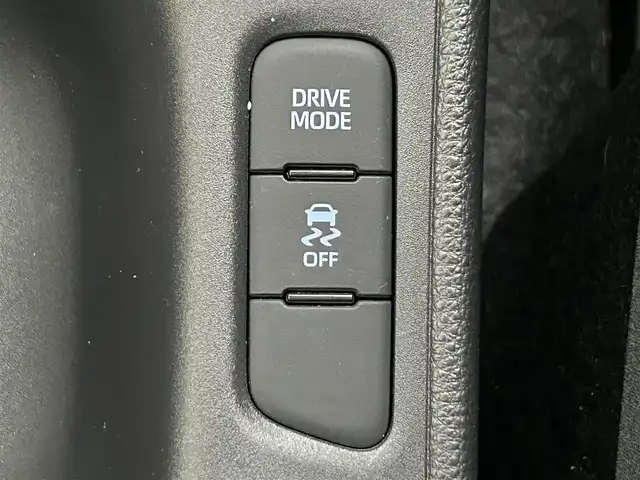 トヨタ ヤリス Z 道央・札幌 2021(令3)年 1万km ブラック ・4WD/・純正ナビ/　BT/CD/DVD/USB/Miracast/フルセグ/・全方位カメラ/・純正ビルトインETC2.0/・社外前後ドライブレコーダー/・レーダークルーズコントロール/・レーンキープアシスト/・衝突軽減ブレーキ/・横滑り防止/・ブラインドスポットモニター/・前後コーナーセンサー/・nanoe/・DRIVEMODE/・GR16インチAW/・GRエアロ/　フロント/サイド/リア/・ステアリングリモコン/・オートライト/・オートマチックハイビーム/・プッシュスタート/・スマートキー/・ドアステッカー