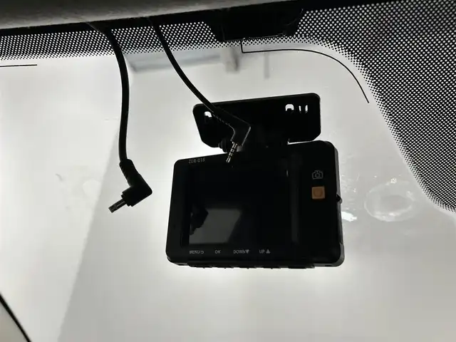 マツダ デミオ 15S 佐賀県 2018(平30)年 1.5万km スノーフレイクホワイトパールマイカ 純正7インチナビ/フルセグTV/DVD/CD/Bluetooth/衝突被害軽減システム/ブラインドスポットモニター/パーキングソナー/車線逸脱警報/横滑り防止装置/オートライト/前後ドライブレコーダー/アイドリングストップ/スマートキー/純正フロアマット/ドアバイザー/ISOFIX対応シート