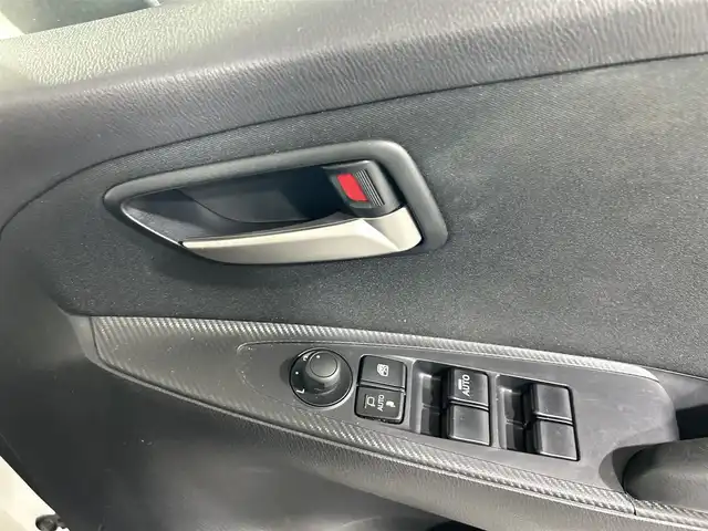 マツダ デミオ 15S 佐賀県 2018(平30)年 1.5万km スノーフレイクホワイトパールマイカ 純正7インチナビ/フルセグTV/DVD/CD/Bluetooth/衝突被害軽減システム/ブラインドスポットモニター/パーキングソナー/車線逸脱警報/横滑り防止装置/オートライト/前後ドライブレコーダー/アイドリングストップ/スマートキー/純正フロアマット/ドアバイザー/ISOFIX対応シート