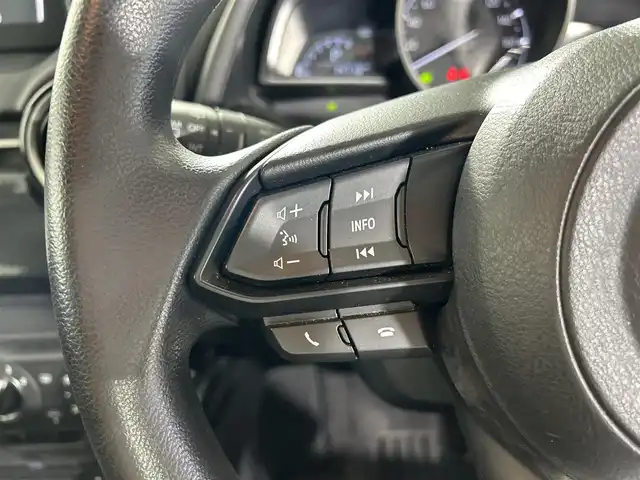 マツダ デミオ 15S 佐賀県 2018(平30)年 1.5万km スノーフレイクホワイトパールマイカ 純正7インチナビ/フルセグTV/DVD/CD/Bluetooth/衝突被害軽減システム/ブラインドスポットモニター/パーキングソナー/車線逸脱警報/横滑り防止装置/オートライト/前後ドライブレコーダー/アイドリングストップ/スマートキー/純正フロアマット/ドアバイザー/ISOFIX対応シート