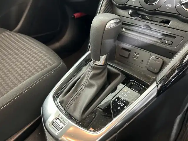 マツダ デミオ 15S 佐賀県 2018(平30)年 1.5万km スノーフレイクホワイトパールマイカ 純正7インチナビ/フルセグTV/DVD/CD/Bluetooth/衝突被害軽減システム/ブラインドスポットモニター/パーキングソナー/車線逸脱警報/横滑り防止装置/オートライト/前後ドライブレコーダー/アイドリングストップ/スマートキー/純正フロアマット/ドアバイザー/ISOFIX対応シート