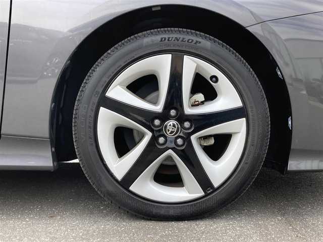 トヨタ プリウス S ツーリングセレクション 茨城県 2016(平28)年 2.3万km グレーメタリック 純正ナビ/【AM・FM・CD・DVD・SD・TV・BT・AUX・USB・VTR】/レーダークルコン/Bカメラ/ETC/前後ドラレコ/純フロア/純アルミ/シートヒーター/エアシート/横滑り/レーンキープ/オートライト/オートハイビーム/LED/衝突軽減/ドアバイザー/電格ミラー/ウインカーミラー/Fフォグ